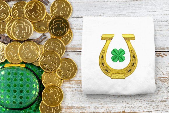 Horseshoe with Clover Mini Embroidery